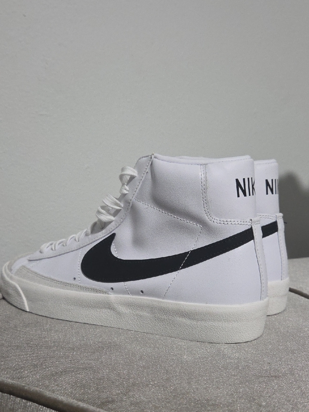 NWOB Nike Blazer Mid '77 Women's Leather Shoes White US 11 - Picture 13 of 15